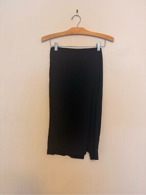 Tark 1 Black Midi Pencil Skirt with Side Slit